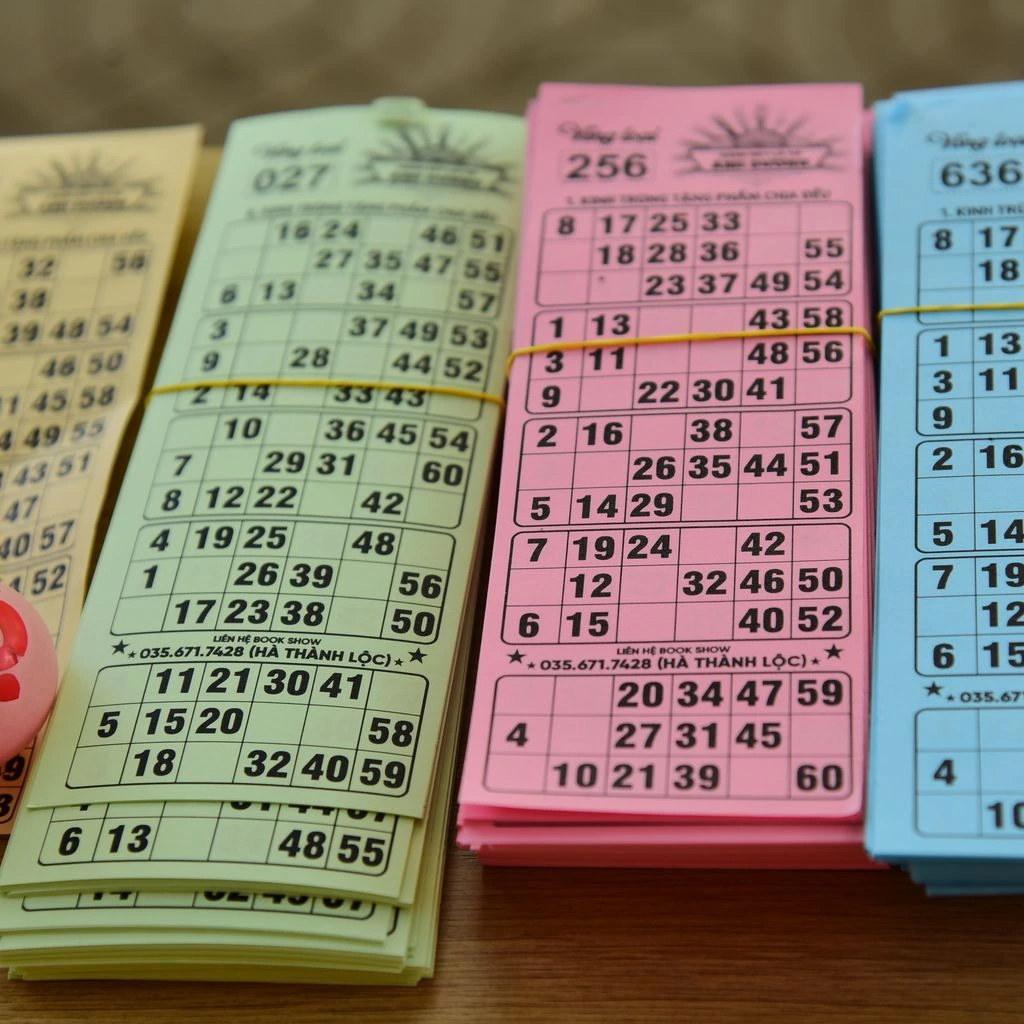Illustration of the £30 welcome pack with bingo tickets and free spin tokens